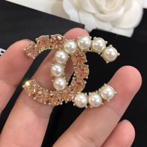 oCHANELo Brooches 263