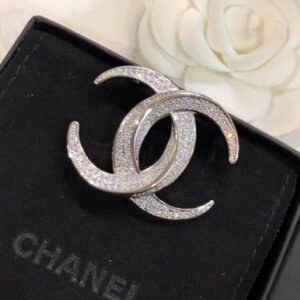 oCHANELo Brooches 264