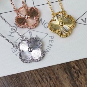 oVCAo Necklaces