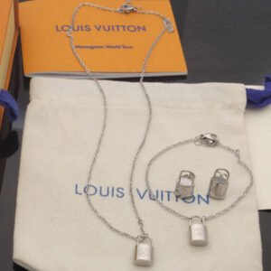 oLVo Earrings 0004