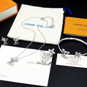 oLVo Earrings 0102