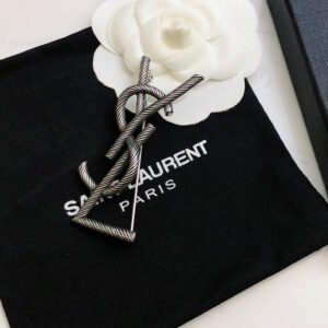 oYSLo Brooches 0017