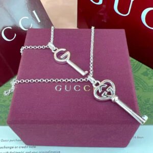oGUCCIo Necklaces 0001