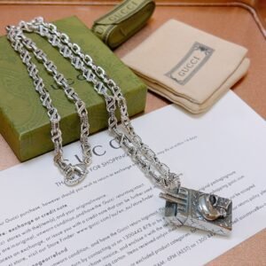 oGUCCIo Necklaces 0210