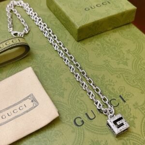 oGUCCIo Necklaces 0260