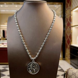 oGUCCIo Necklaces 0386