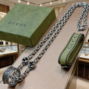 oGUCCIo Necklaces 0395