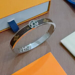 oLVo Bracelets 0324