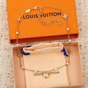 oLVo Necklaces 0124