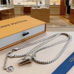 oLVo Necklaces 0215