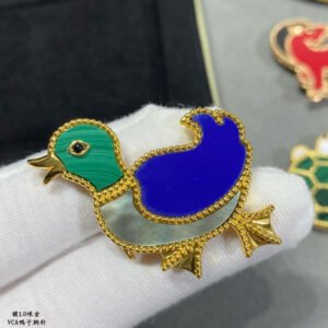 oVCAo Brooches 0016