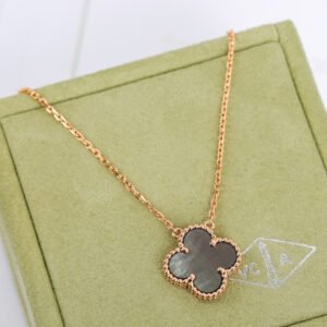 oVCAo Necklaces 0124