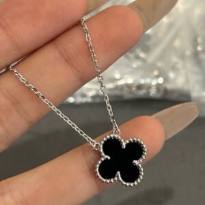 oVCAo Necklaces 0237