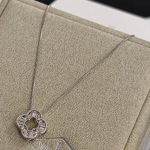 oVCAo Necklaces 0383
