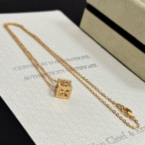 oVCAo Necklaces 0411