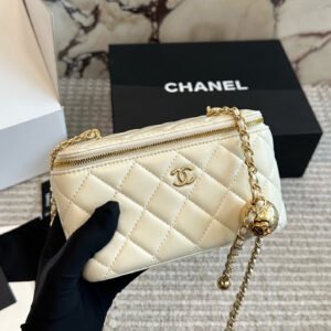 oCHANELo Bags 9402