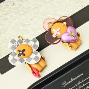 oLVo Charms 0005