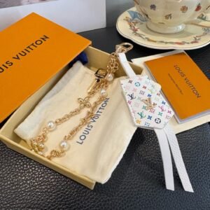 oLVo Charms 0067