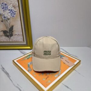 oMIUMIUo Hats 0281