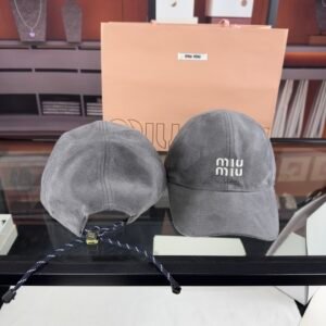oMIUMIUo Hats 0374