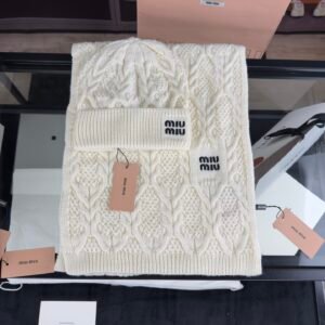 oMIUMIUo Hats 0389