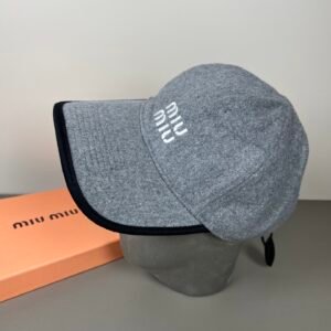 oMIUMIUo Hats 0460